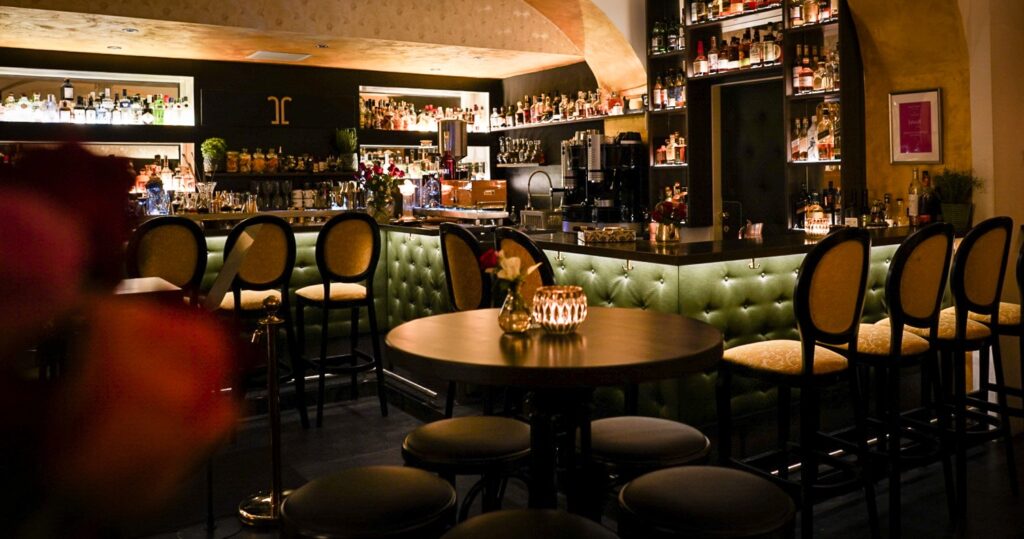 Cocktail Bar Wien Josef Bar